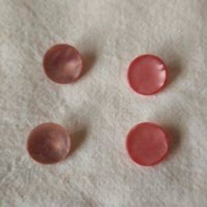 4 vintage pink buttons
